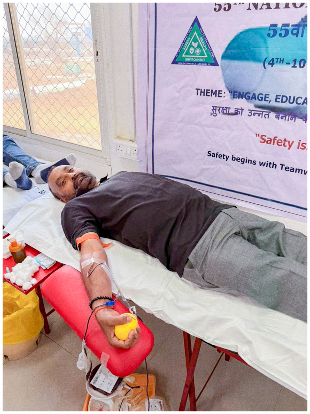 NHSRCLના કર્મચારીઓ એક સારા હેતુ માટે સાથે આવ્યા અને ઠાણે, મહારાષ્ટ્ર તેમજ વડોદરા, ગુજરાતમાં આયોજિત રક્તદાન કેમ્પમાં ભાગ લીધો